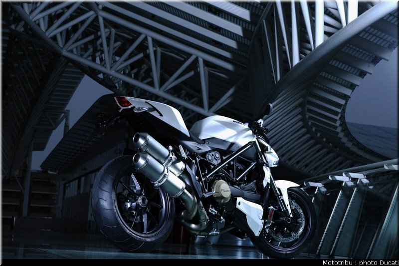 ducati_streetfighter2009_020