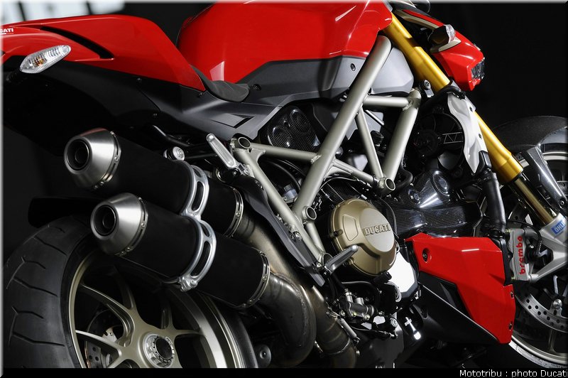 ducati_streetfighter2009_026