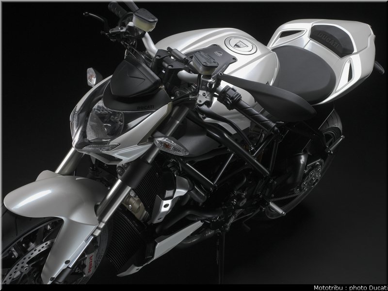 ducati_streetfighter2009_035