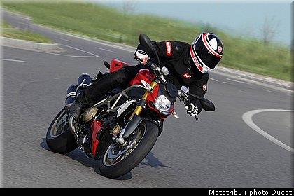 ducati_streetfighter2009_004.jpg