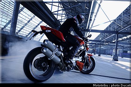 ducati_streetfighter2009_006.jpg