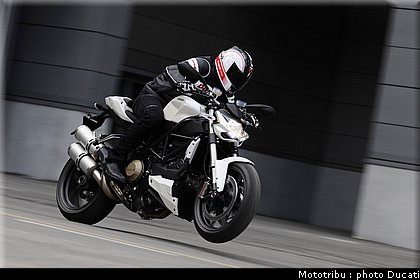 ducati_streetfighter2009_007.jpg