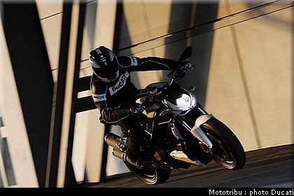 ducati_streetfighter2009_011.jpg