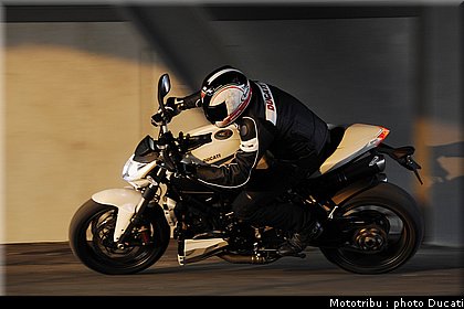 ducati_streetfighter2009_012.jpg