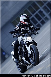 ducati_streetfighter2009_014.jpg