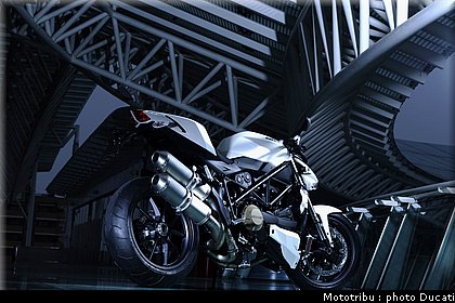 ducati_streetfighter2009_020.jpg