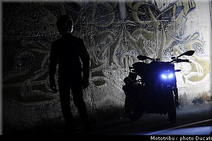 ducati_streetfighter2009_025.jpg