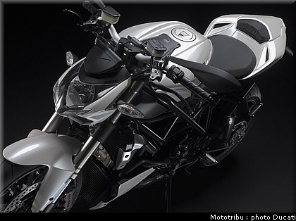 ducati_streetfighter2009_035.jpg