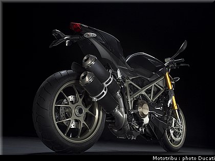 ducati_streetfighter2009_037.jpg