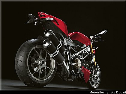 ducati_streetfighter2009_039.jpg