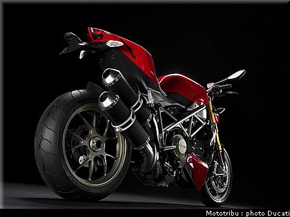 ducati_streetfighter2009_040.jpg