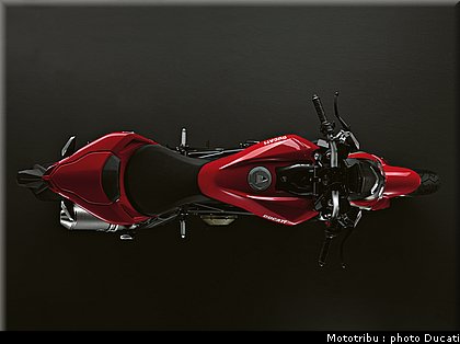 ducati_streetfighter2009_045.jpg