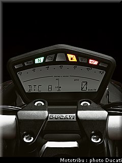 ducati_streetfighter2009_055.jpg