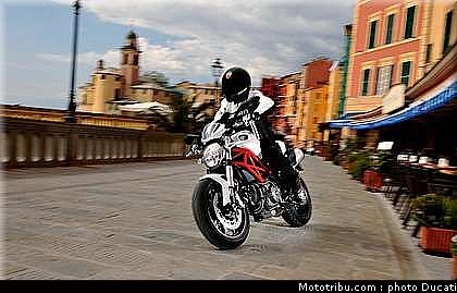 ducati_796_2010_004.jpg