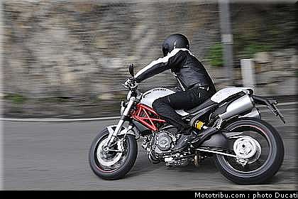 ducati_796_2010_019.jpg