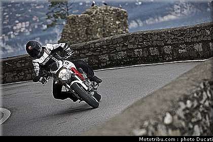 ducati_796_2010_020.jpg
