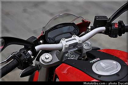 ducati_796_2010_036.jpg