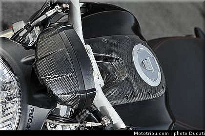 ducati_796_2010_040.jpg