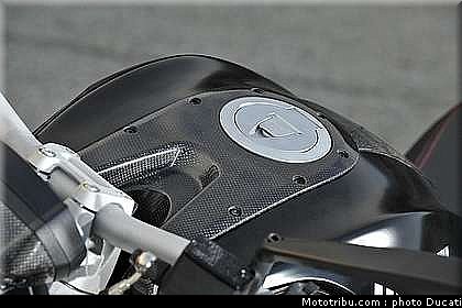 ducati_796_2010_041.jpg