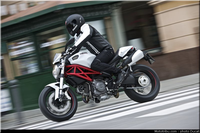 ducati_796_2010_010