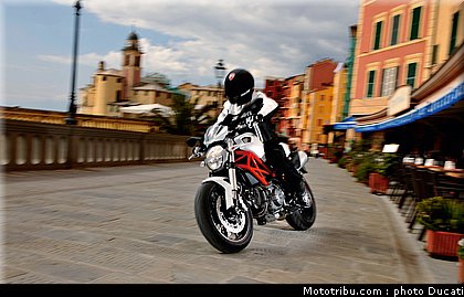 ducati_796_2010_004.jpg