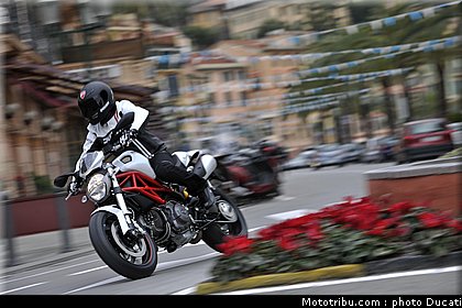 ducati_796_2010_008.jpg