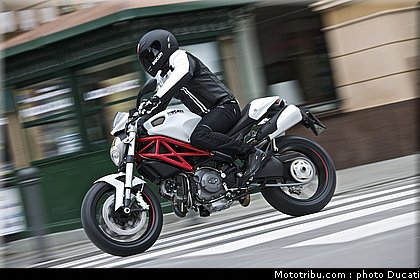 ducati_796_2010_010.jpg