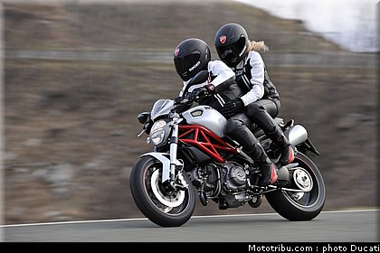 ducati_796_2010_017.jpg