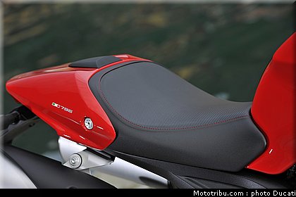 ducati_796_2010_035.jpg