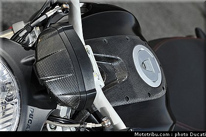ducati_796_2010_040.jpg