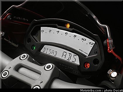 ducati_796_2010_052.jpg