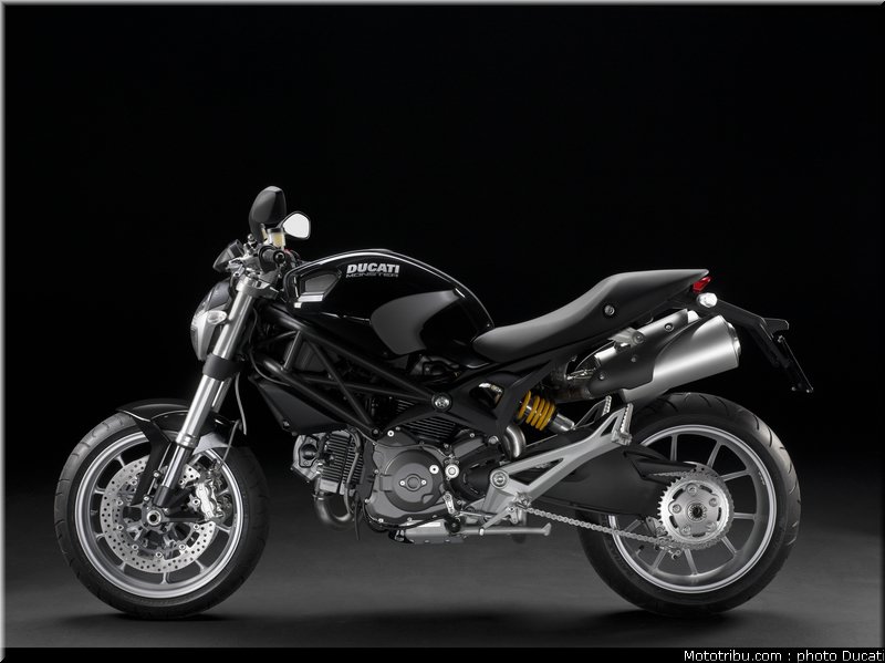 ducati_1100_2010_1