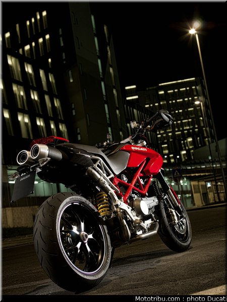 ducati_hypermotard_1100_evo_008