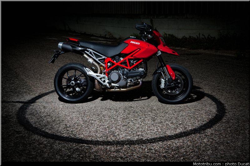 ducati_hypermotard_1100_evo_009