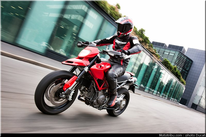 ducati_hypermotard_1100_evo_011