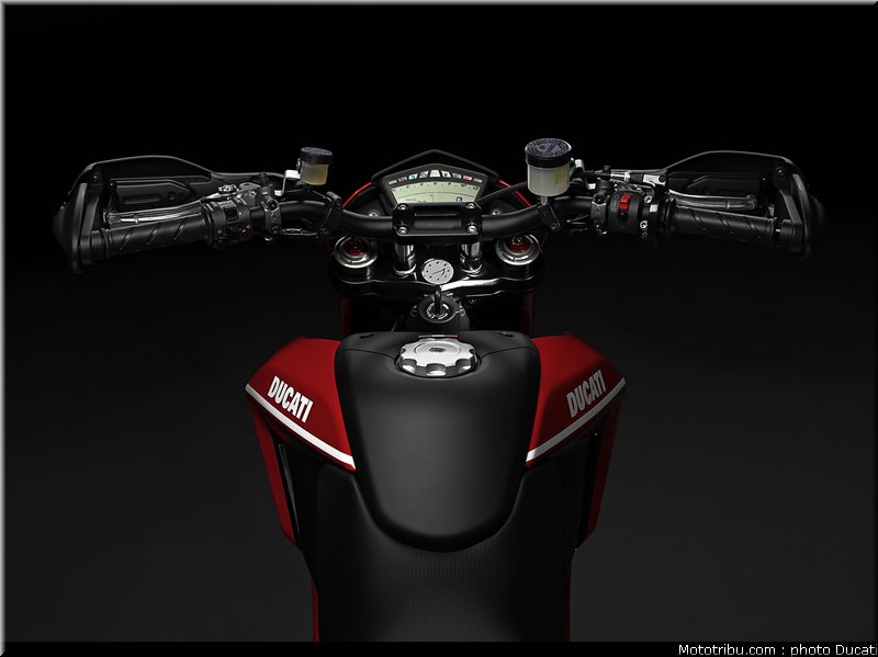 ducati_hypermotard_1100_evo_sp_2010_3