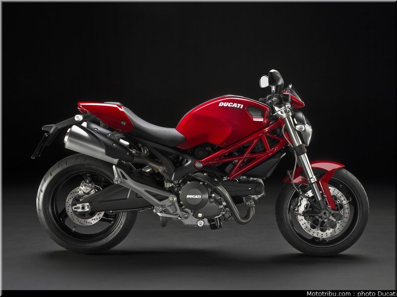 ducati_monster_696_2010_1