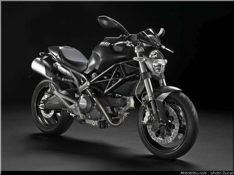 ducati_monster_696_2010_3