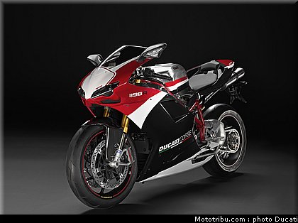 ducati_1198r_corse_se_2010_3.jpg