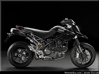 ducati_hypermotard_1100_evo_004.jpg