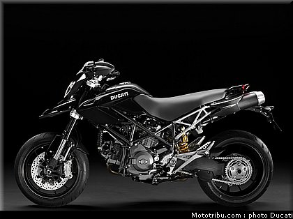 ducati_hypermotard_1100_evo_006.jpg