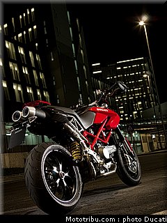 ducati_hypermotard_1100_evo_008.jpg