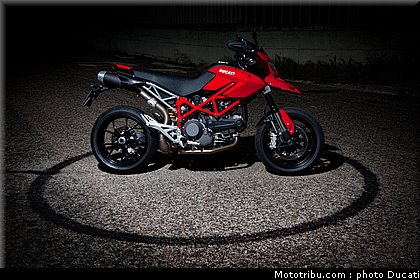 ducati_hypermotard_1100_evo_009.jpg