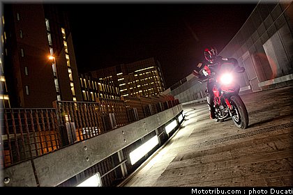 ducati_hypermotard_1100_evo_010.jpg