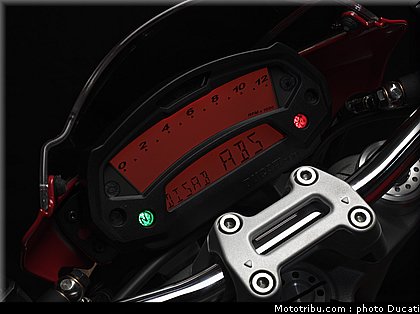 ducati_monster_1100abs_2010_1.jpg