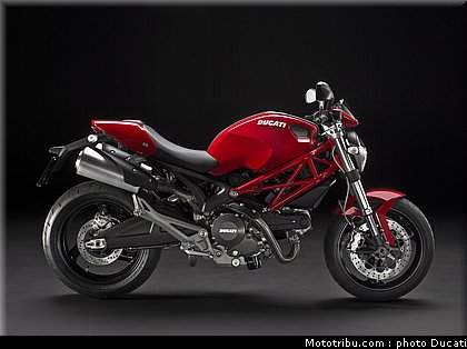 ducati_monster_696_2010_1.jpg