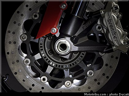 ducati_monster_696_abs_2010_2.jpg