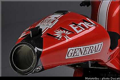 ducati_gp10_2010_006.jpg