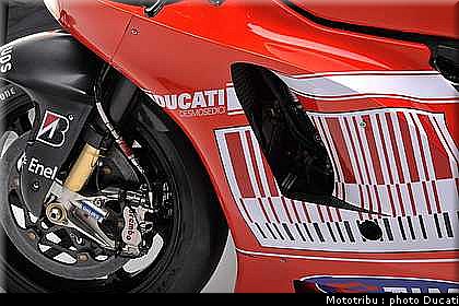 ducati_gp10_2010_019.jpg