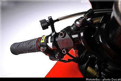 ducati_gp10_2010_021.jpg